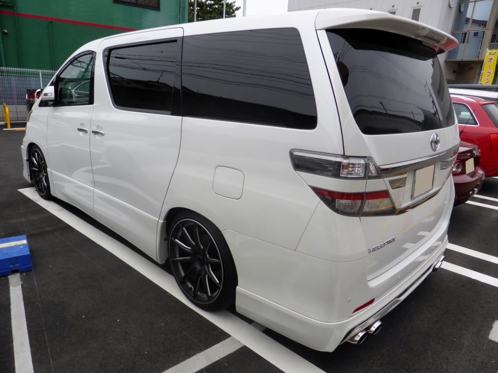 Toyota Vellfire Rear