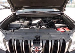 The engine of a used 2009 Toyota Land Cruiser Prado from online Japanese used car dealer BE FORWARD.
