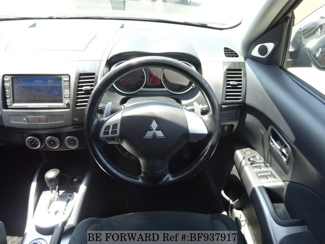 inside of a mitsubishi outlander